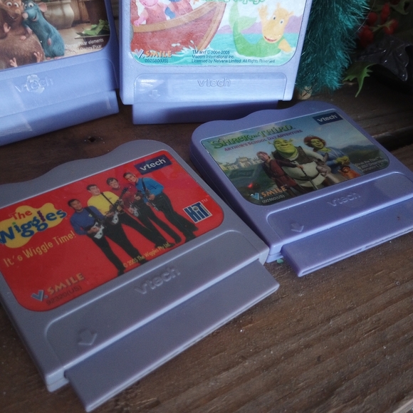 VTech v smile video game lot of 4 ratatouille backyardigans wiggles Shrek  gift - Picture 5 of 6